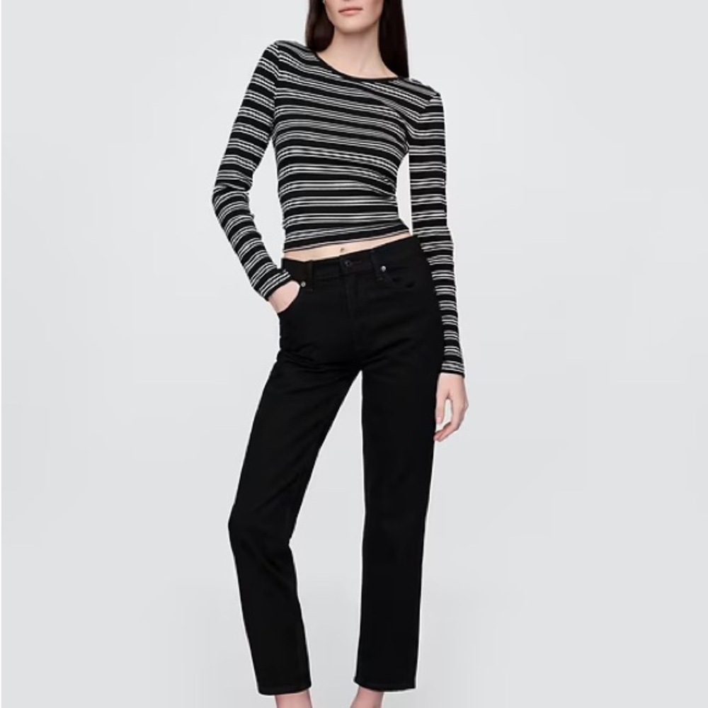 GAP Straight Leg Jeans in Black